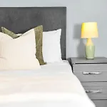 Luxury Two Bedroom Apartment - Secure Parking - Birmingham City Centre - 195M