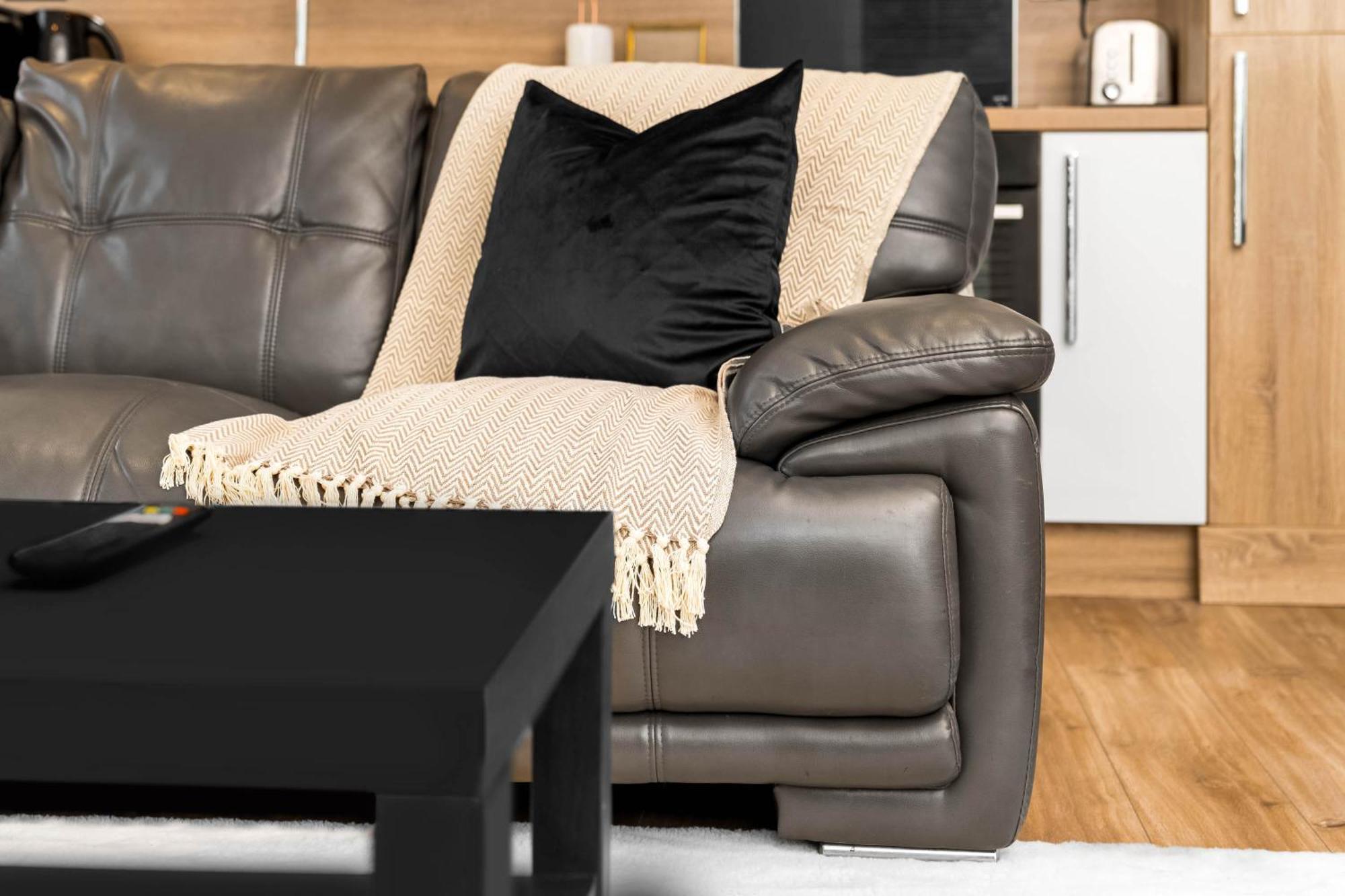 Apartment Luxury Two Bedroom - Secure Parking - Centre - 195m Birmingham