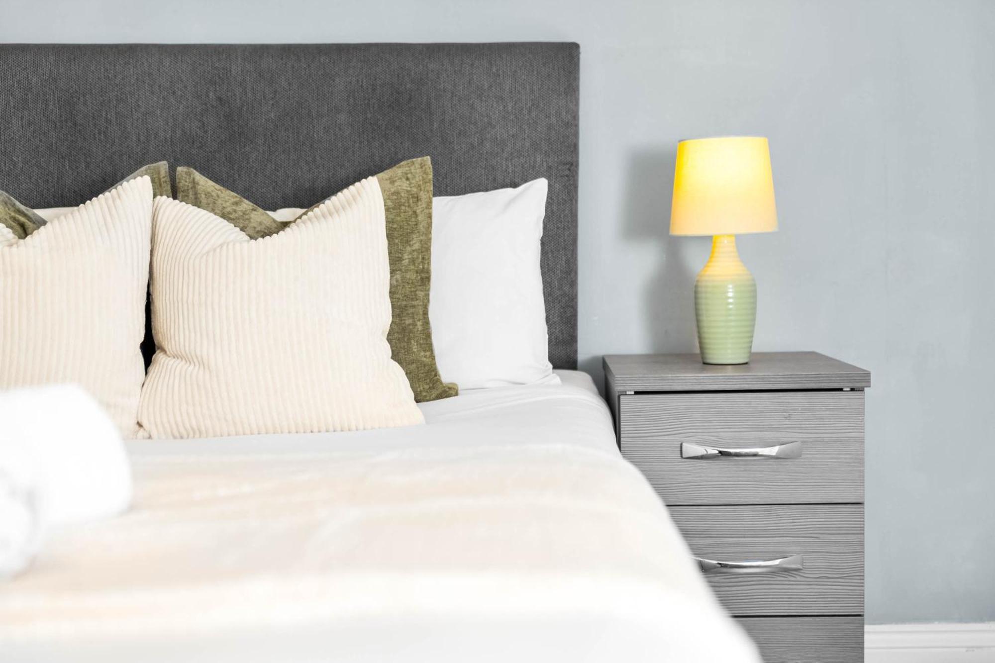 Luxury Two Bedroom - Secure Parking - Centre - 195m Birmingham