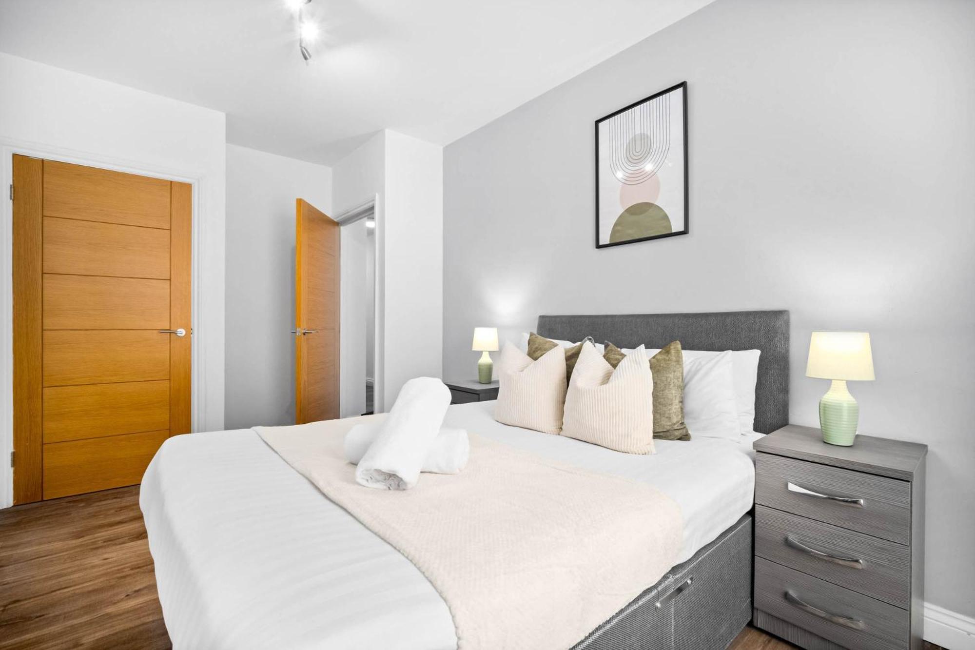 Luxury Two Bedroom - Secure Parking - Centre - 195m Birmingham