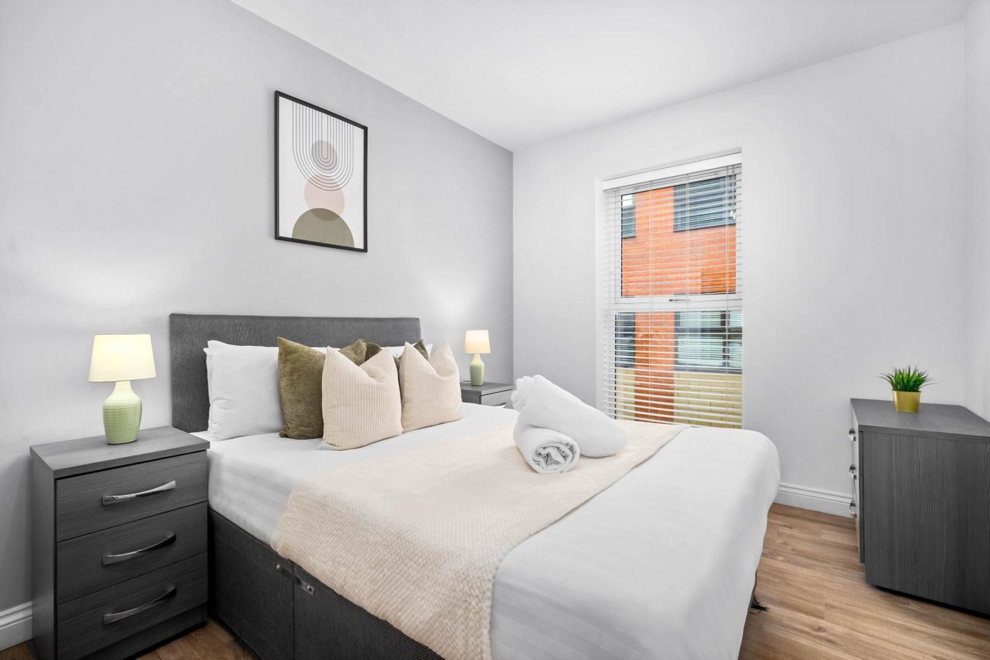 Apartment Luxury Two Bedroom - Secure Parking - Centre - 195m *