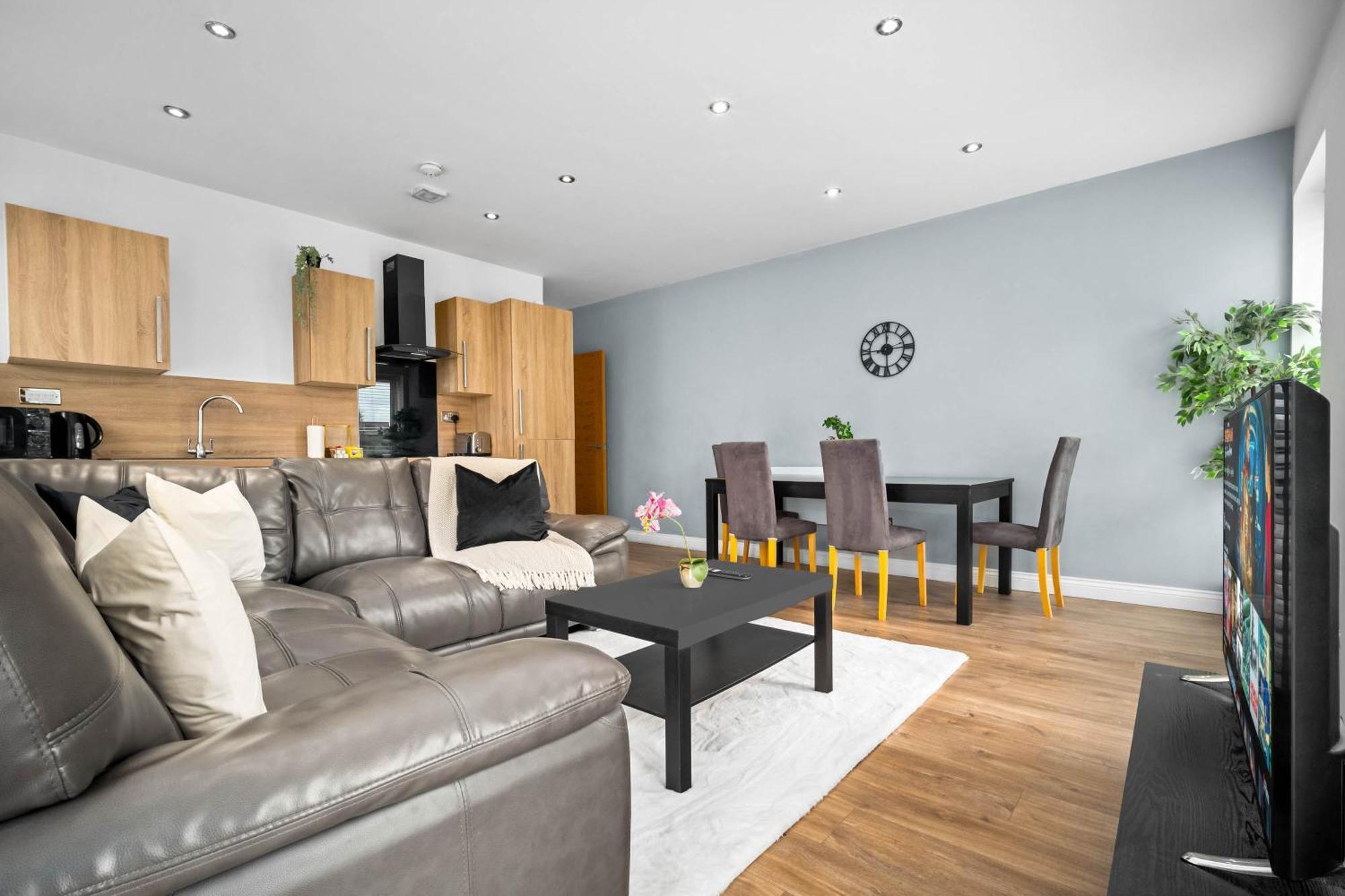 Apartment Luxury Two Bedroom - Secure Parking - Centre - 195m *